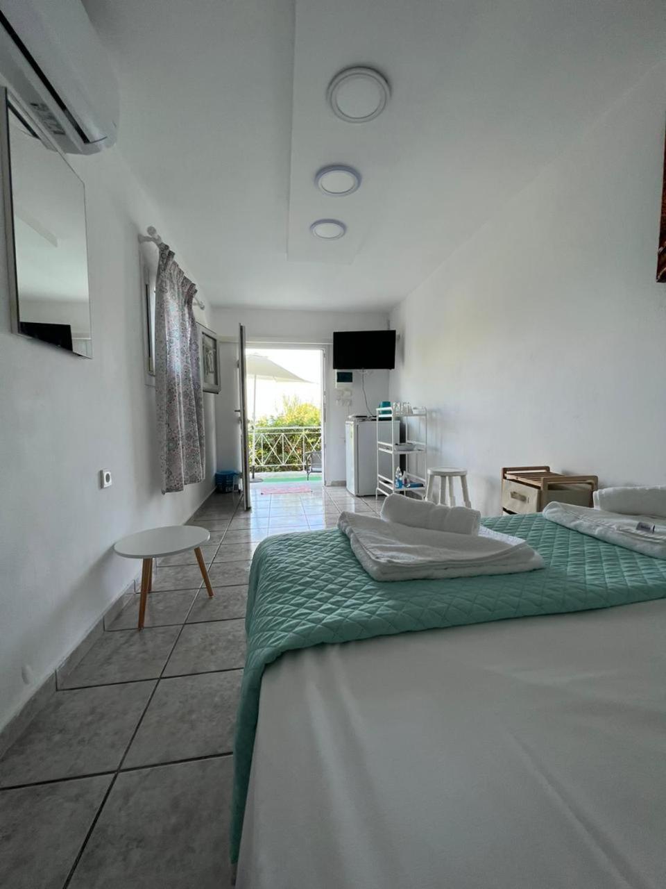 Aronis Spyros Panoramic Seaview Apartments Longos  Bilik gambar