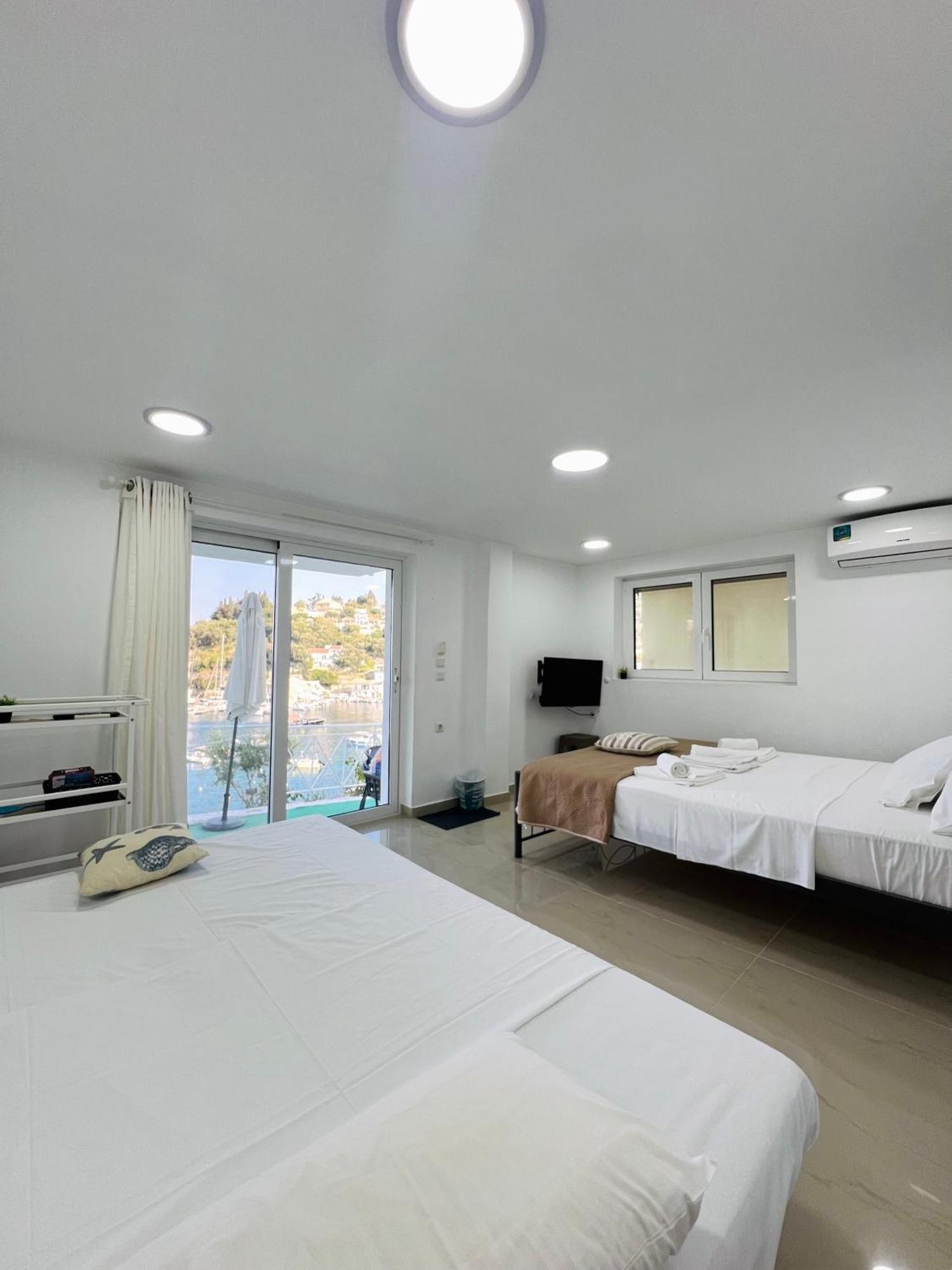 Aronis Spyros Panoramic Seaview Apartments Longos  Bilik gambar