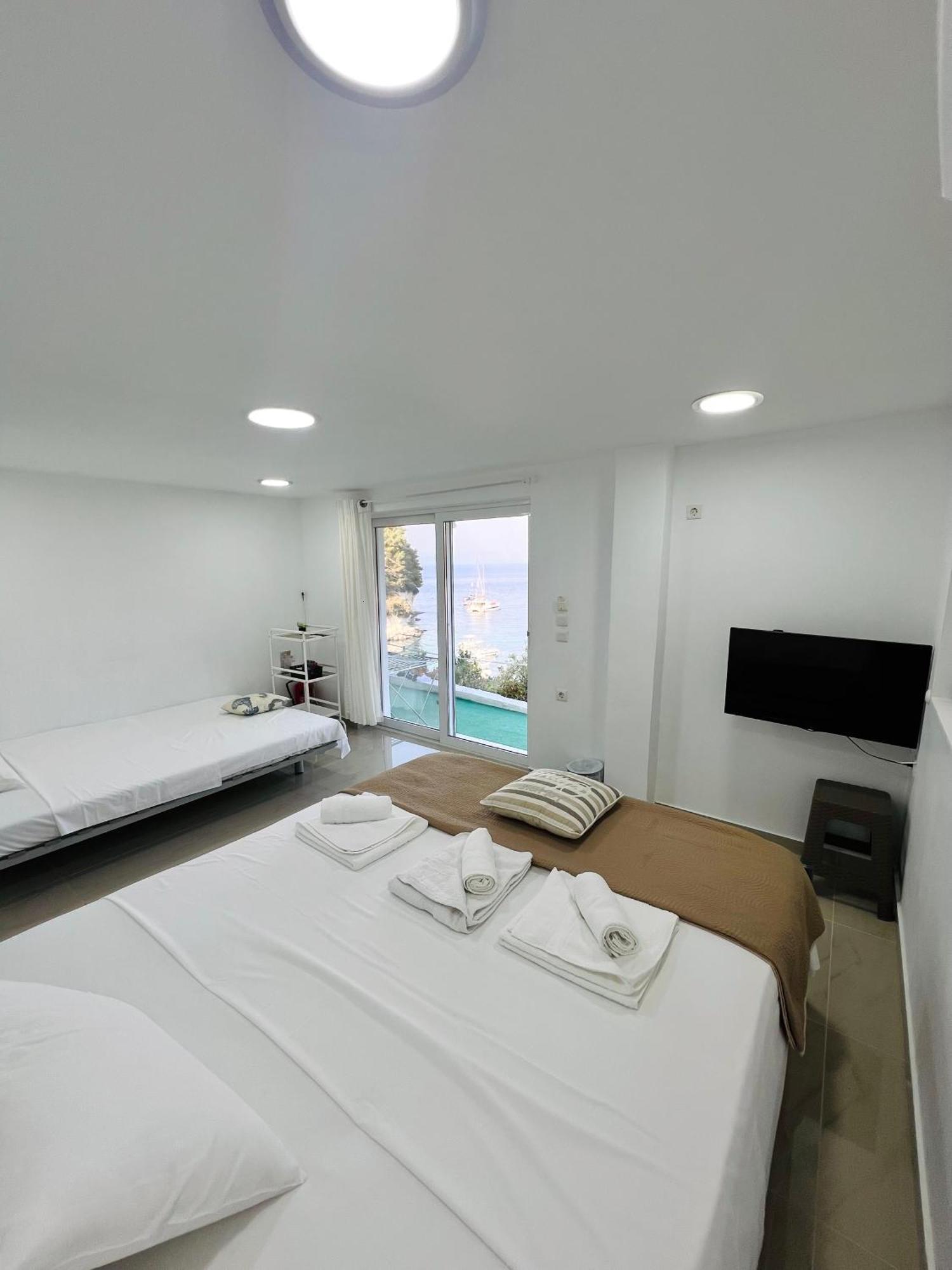 Aronis Spyros Panoramic Seaview Apartments Longos  Bilik gambar